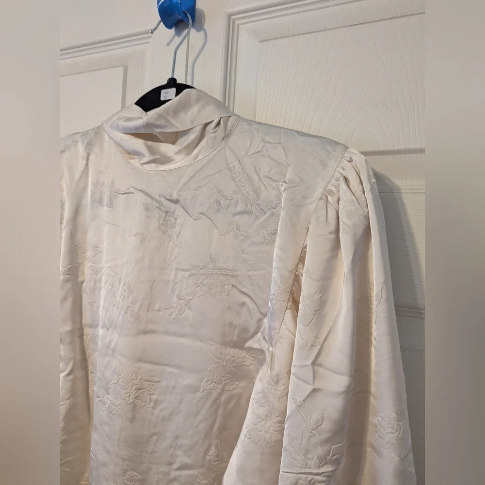 H&M Satin Jaquard Tie Neck Blouse - Picture 13 of 16